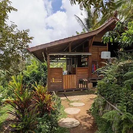 Tangi Wooden House At Sanda Plantation Hideaway
